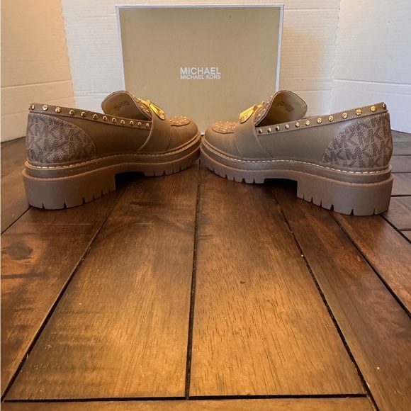 Michael Kors Parker Lug Loafer Studded Tan Gold Chunky Y2K - Picture 9 of 16